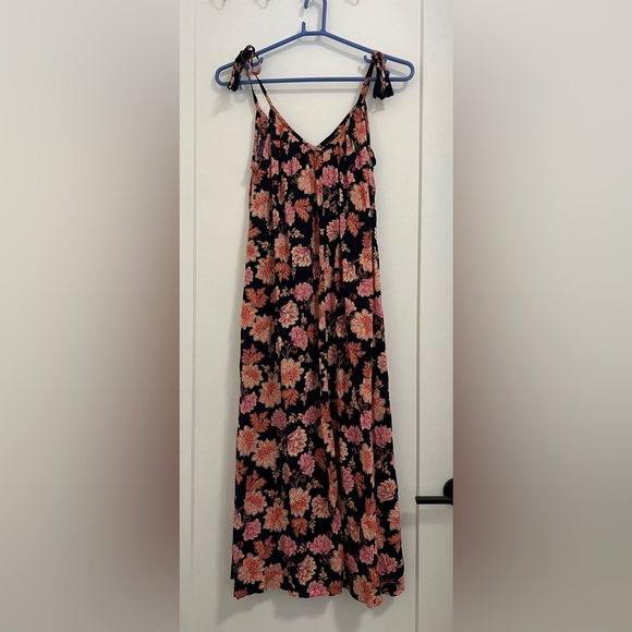 Old Navy Floral Maxi Dress - Picture 1 of 6